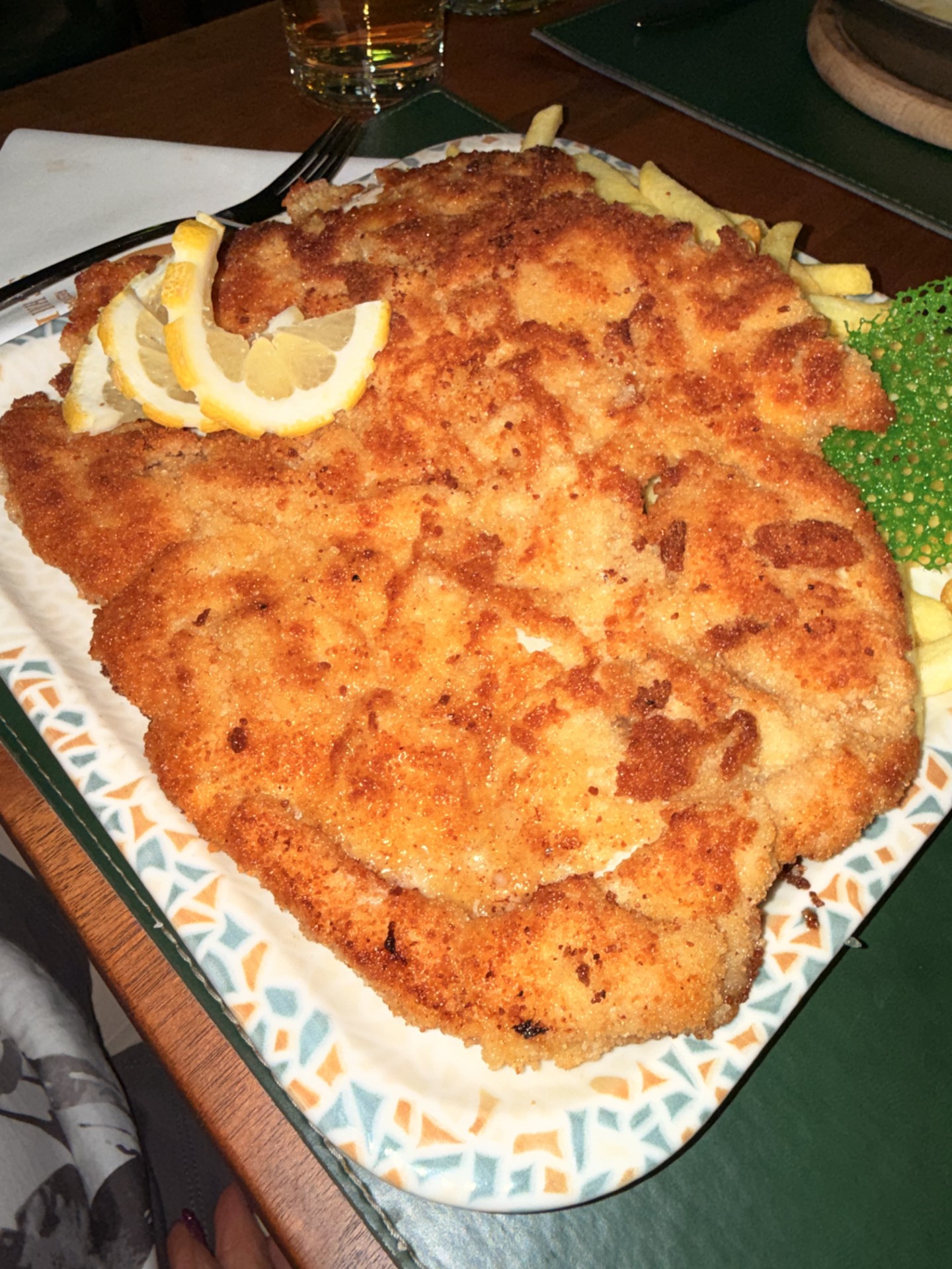 Wienerschnitzel im Restaurant Schmiede